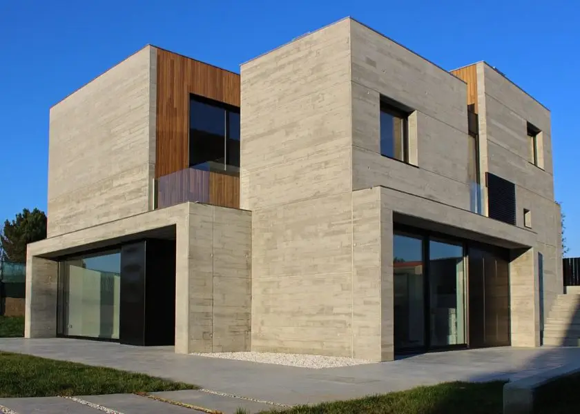 Model Rumah Terbaru dengan Fasad Beton Ekspos Modern